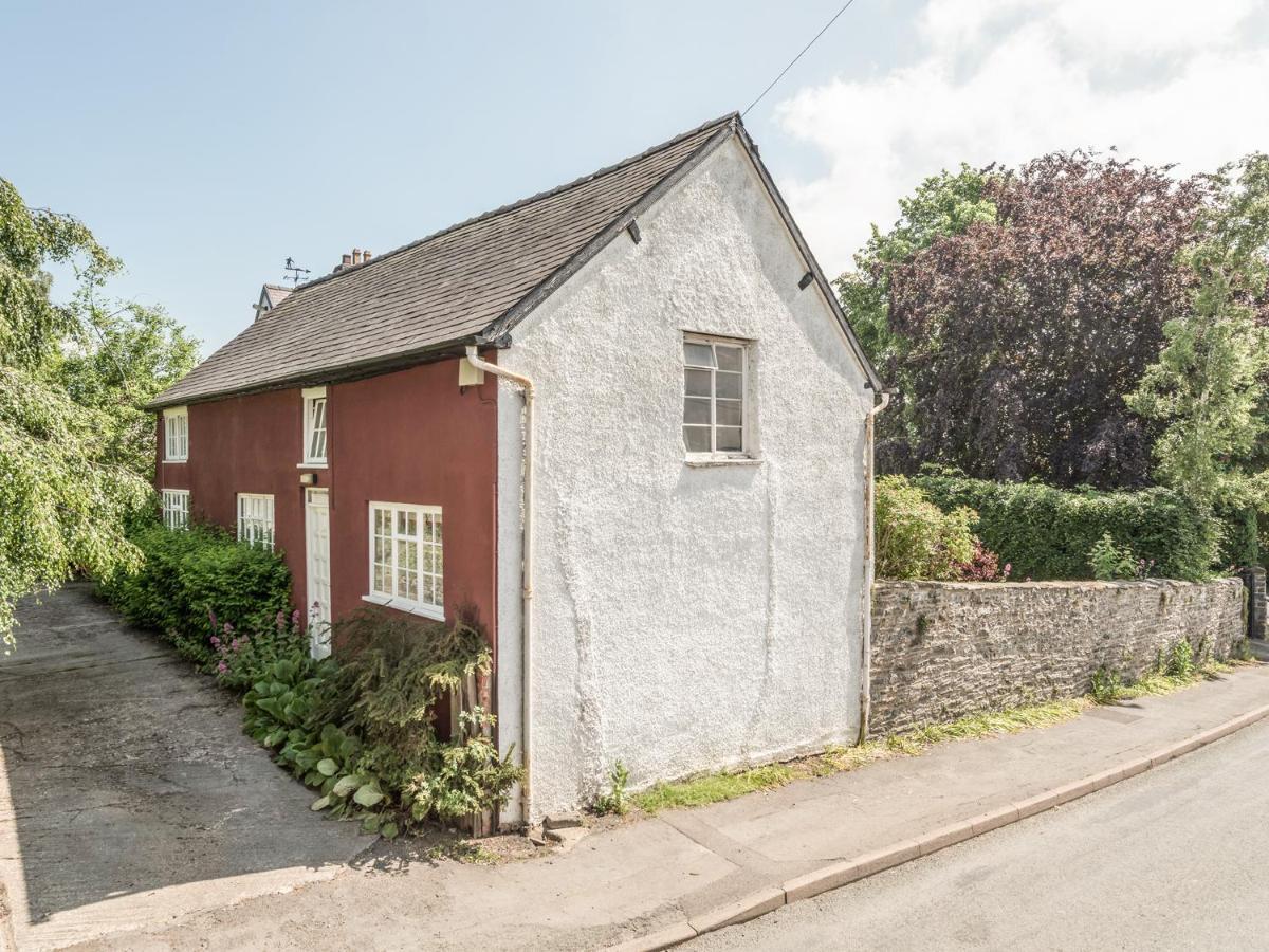 The Old Schoolhouse And Cottage Bishop's Castle Eksteriør bilde